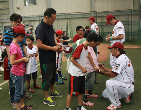 �J���C �e�q�ӂꂠ���y�V�C�[�O���X�싅����