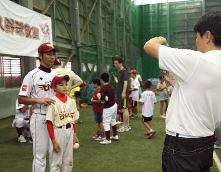 �J���C �e�q�ӂꂠ���y�V�C�[�O���X�싅����