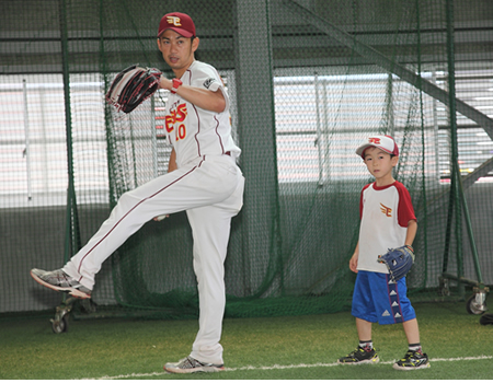 �J���C �e�q�ӂꂠ���y�V�C�[�O���X�싅����